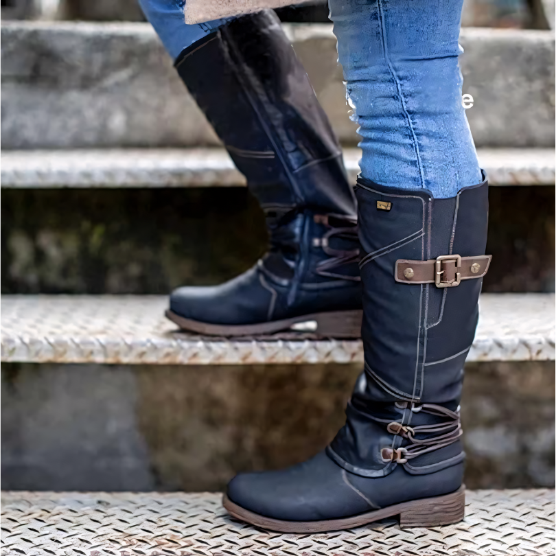 Chloé Shoes - The Ultimate Vintage Leather Snow Boots